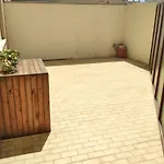 Spacious In With Fireplace, 87 Sqm إسبِنو