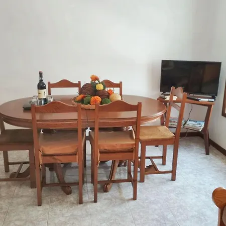 Spacious In Espinho With Fireplace, 87 Sqm Espinho (Aveiro)
