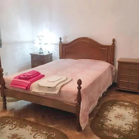 Apartment Spacious In Espinho With Fireplace, 87 Sqm *