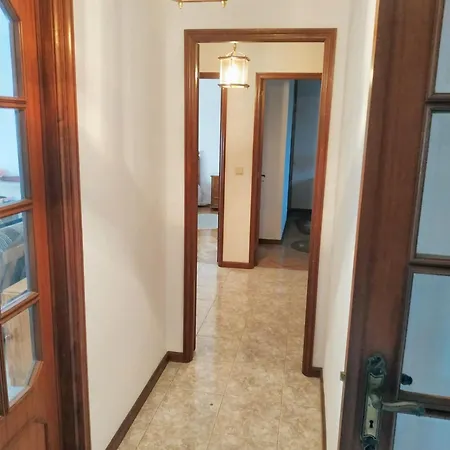Spacious In Espinho With Fireplace, 87 Sqm * Espinho (Aveiro)