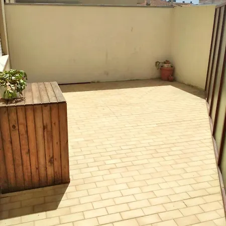 Spacious In Espinho With Fireplace, 87 Sqm Espinho (Aveiro)