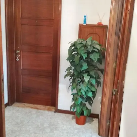 Spacious In With Fireplace, 87 Sqm * Espinho (Aveiro)