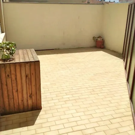 Spacious In With Fireplace, 87 Sqm Apartman *