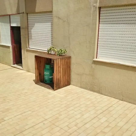 Spacious In With Fireplace, 87 Sqm Apartman