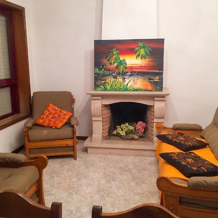 Spacious In With Fireplace, 87 Sqm Espinho