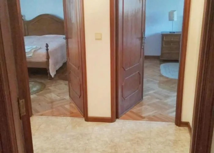 Spacious In With Fireplace, 87 Sqm